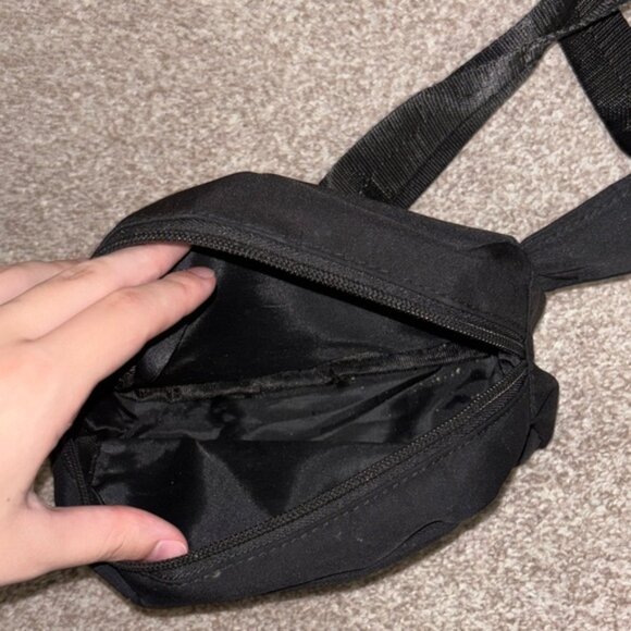 ⭕️SHEIN Black Belt Bag - Picture 4 of 6